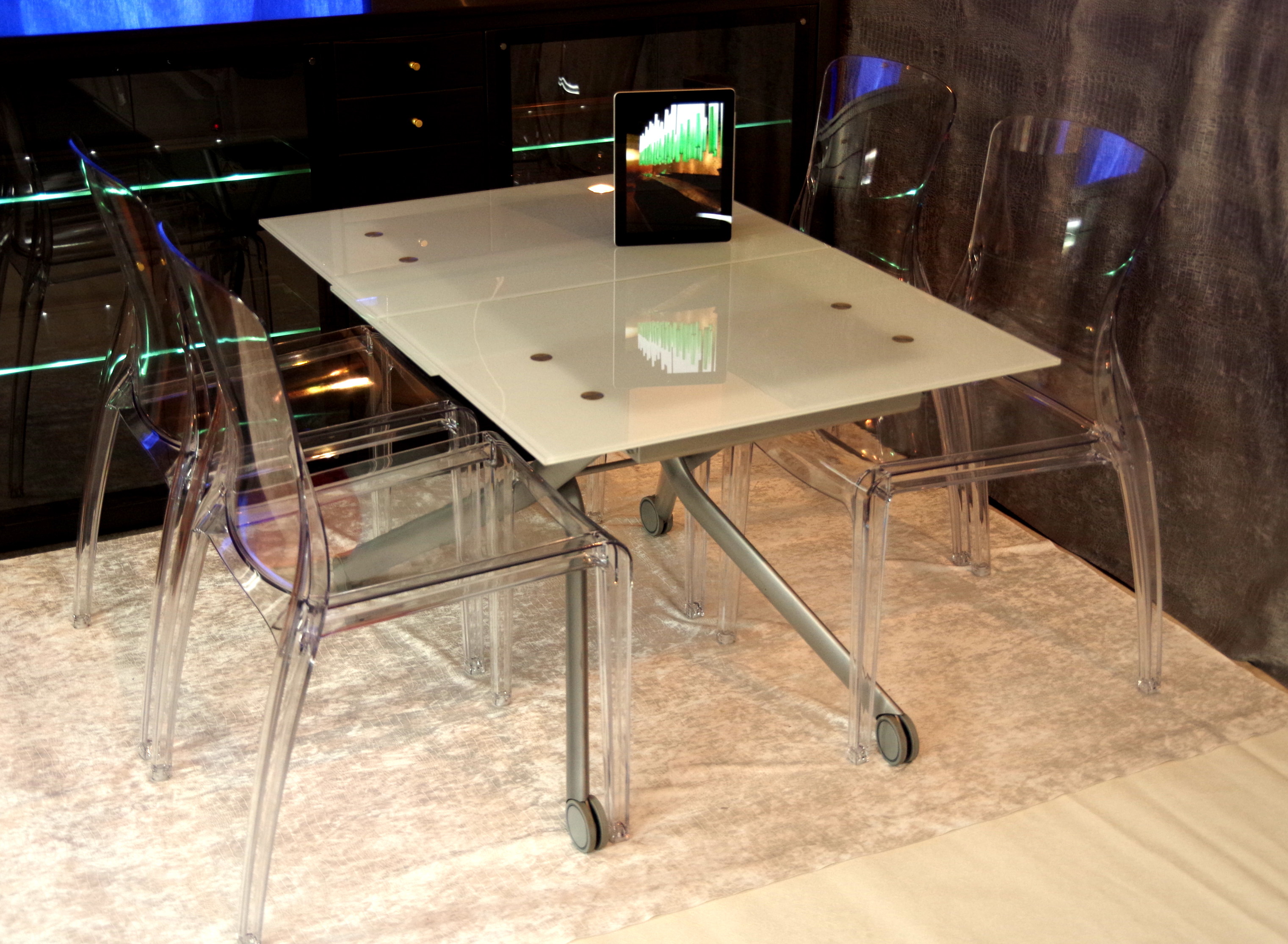 広げて畳めるリフティング（昇降伸縮）テーブルガラス、イタリア製伸張昇降リビングダイニングテーブル強化ガラス【テーブル屋】